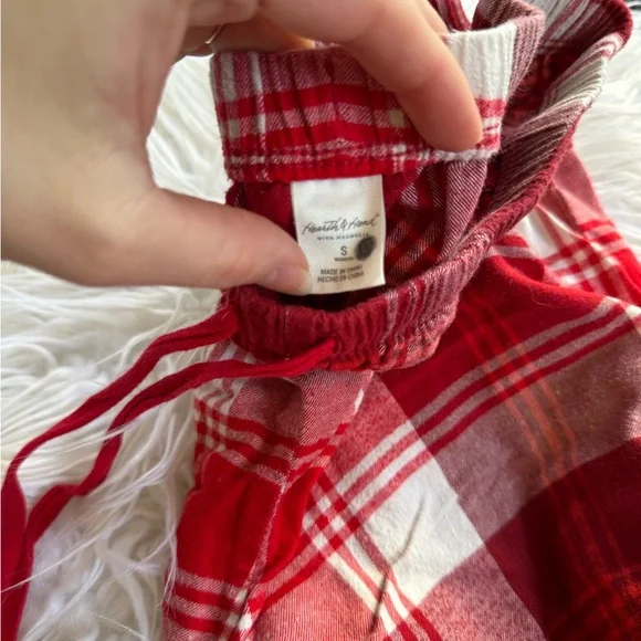 🌲 Hearth + Hand Red Classic Plaid Pajamas Set - Picture 8 of 8